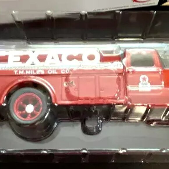 Texaco 1939 STUDEBAKER Tanker Truck Coin Bank #22 Serie Die Cast 1/25 Scale 2005 - Picture 2 of 8
